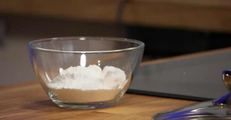 Манник с тыквой и пряным ягодным соусом