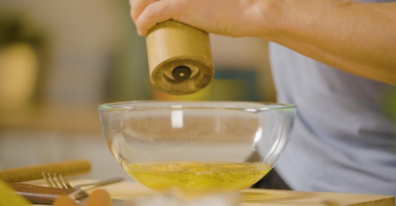 Сытный омлет с колбаской