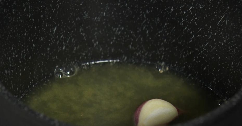 Филе лосося в апельсиновой глазури с гречневой лапшой