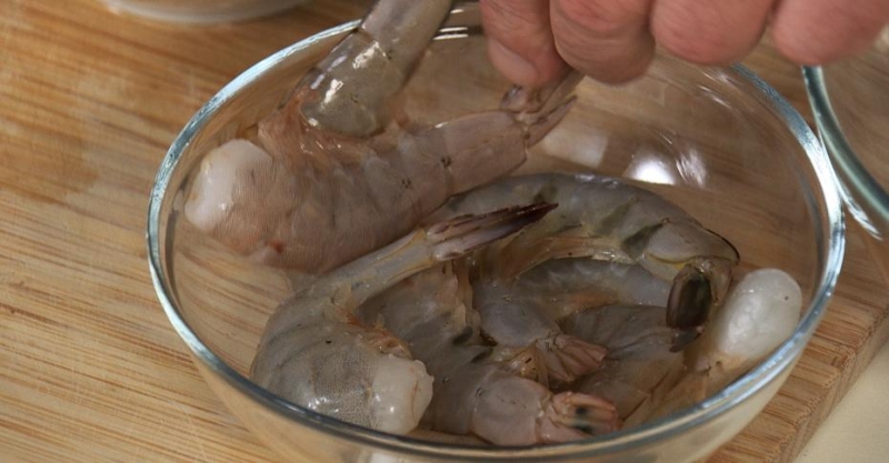 Паста с креветками в миндально-сливочном соусе