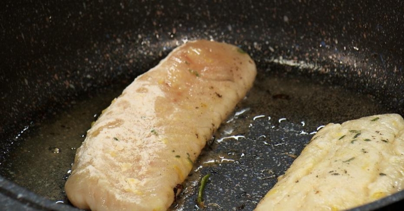 Треска с морковным пюре