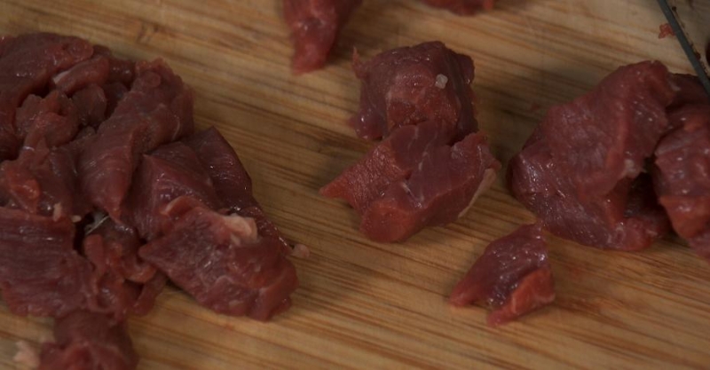 Паста с говядиной в коричневом соусе