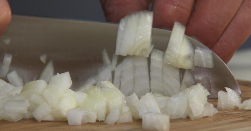 Запеканка с картошкой и кукурузной мукой в горшочке