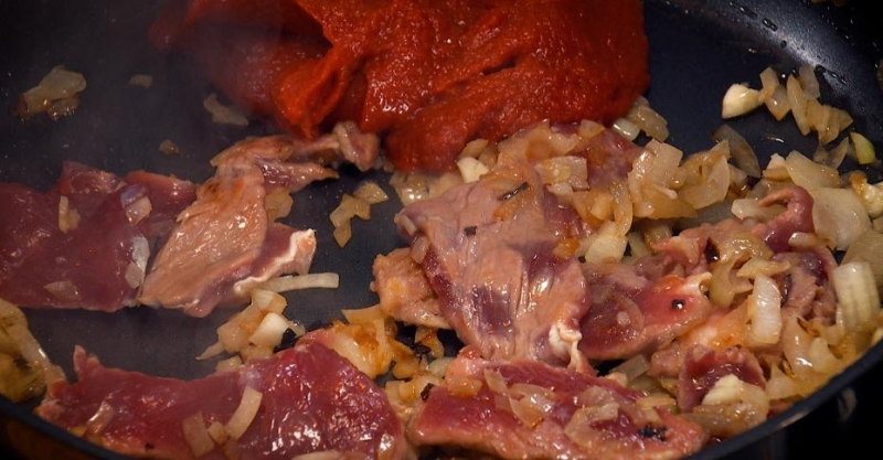 Макароны с мясом и мясом