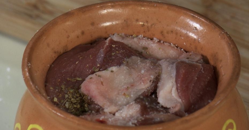 Версия клефтико в горшочке