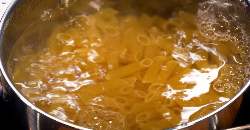 Запеканка с пастой и красной рыбой