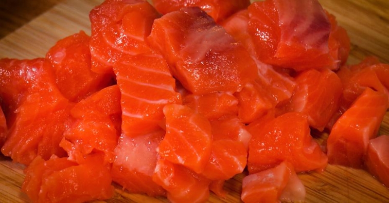 Запеканка с пастой и красной рыбой