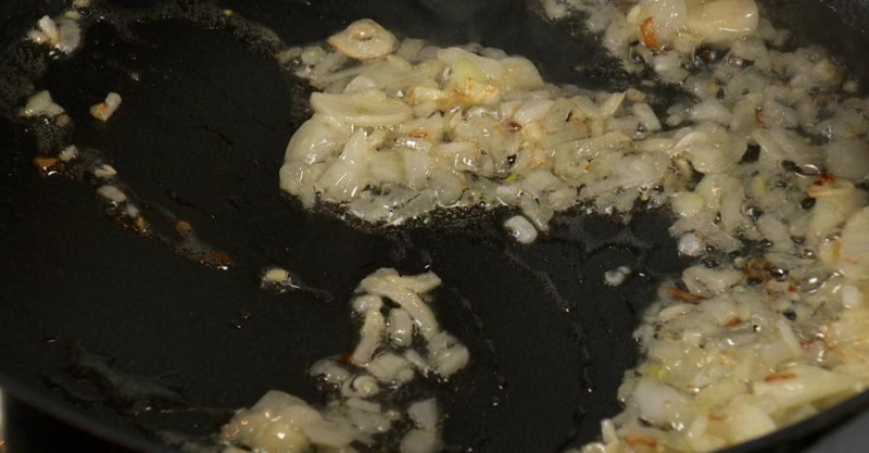 Паста а-ля Альфредо и курица в красной панировке