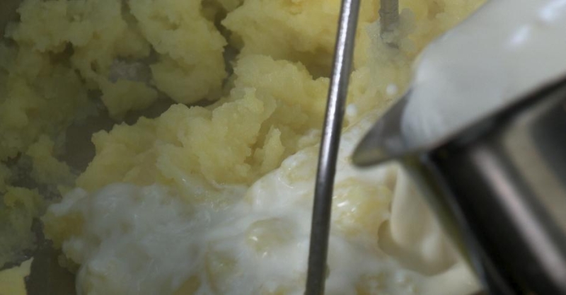 Томленая говяжья голяшка