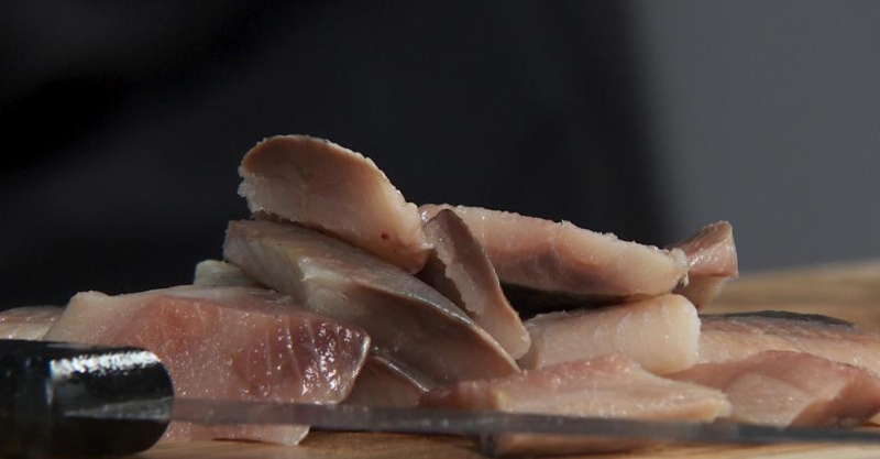 Селёдка маринованная в хересе и свекольном соке