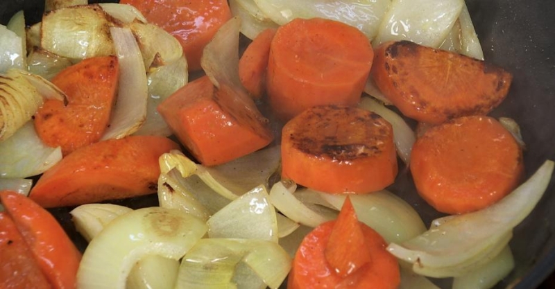 Томленая говяжья голяшка