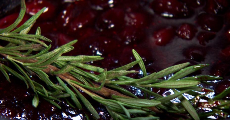 Свинина с ягодным соусом