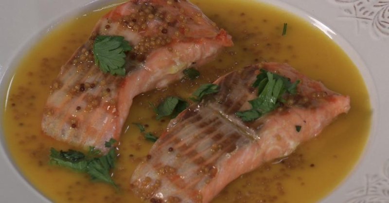 Медальоны форели в апельсиновой глазури