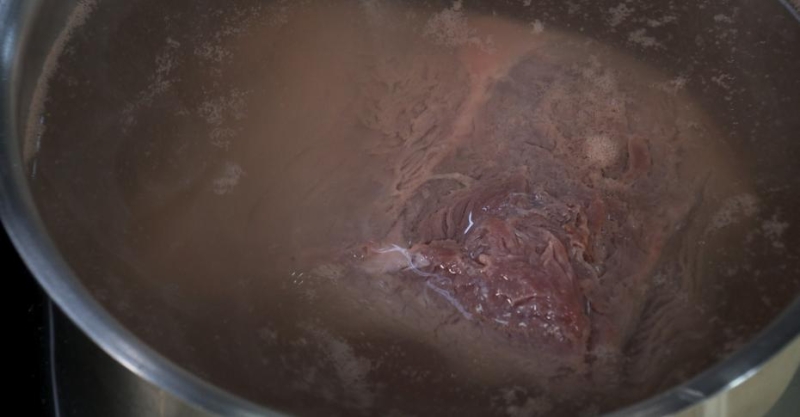 Варёная говядина с соусом цахтон