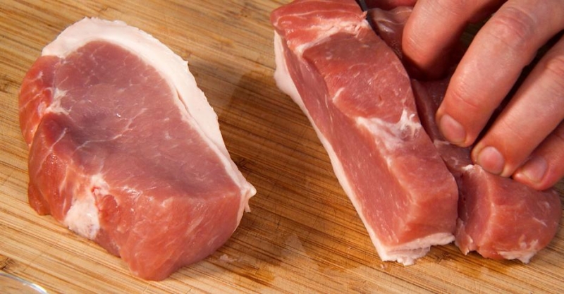 Свинина с ягодным соусом