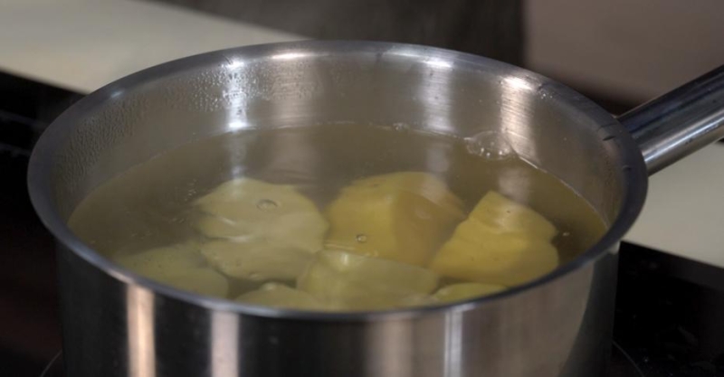 Томленая говяжья голяшка