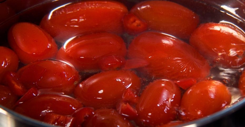 Жареный адыгейский сыр с томатным вареньем