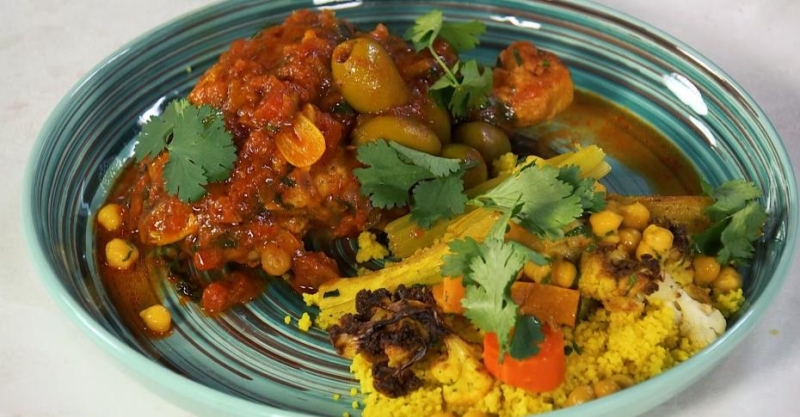 Курица с кускусом и овощами по-мароккански