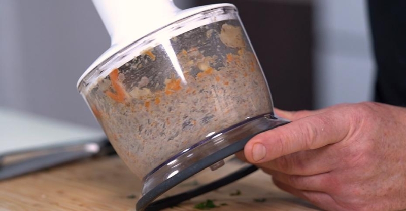 Паштет из куриных желудков и овощей