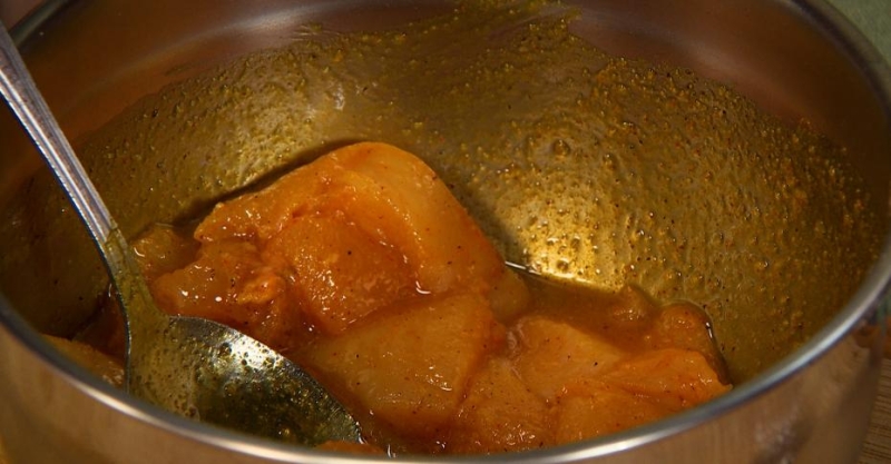 Томатный острый рис с курицей