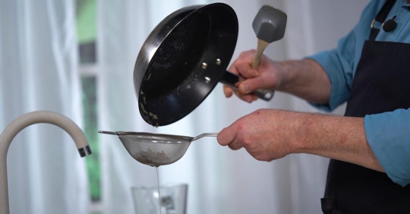 Салат с печенью трески