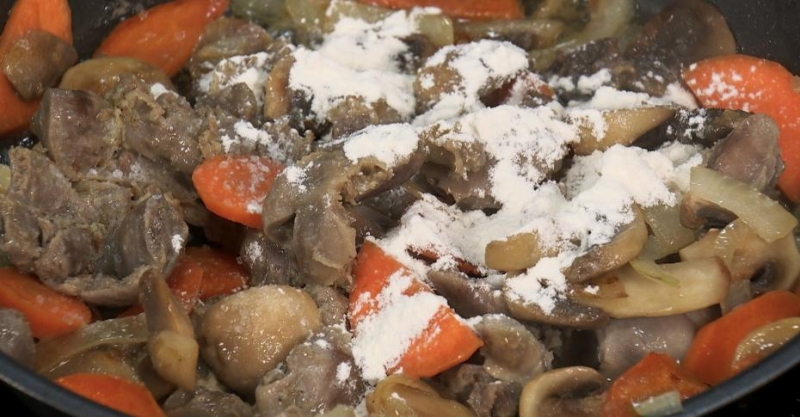 Паштет из куриных желудков и овощей