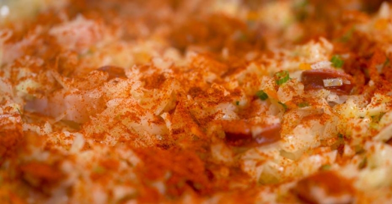 Тушёная капуста с копчёностями