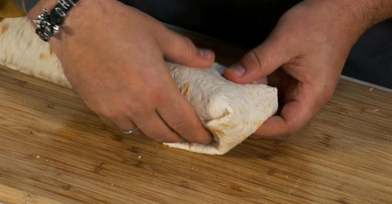 А-ля кордон  блю в лаваше с овощами