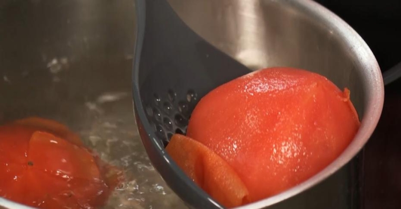 Запечённый батат с соусом и домашними лепёшками
