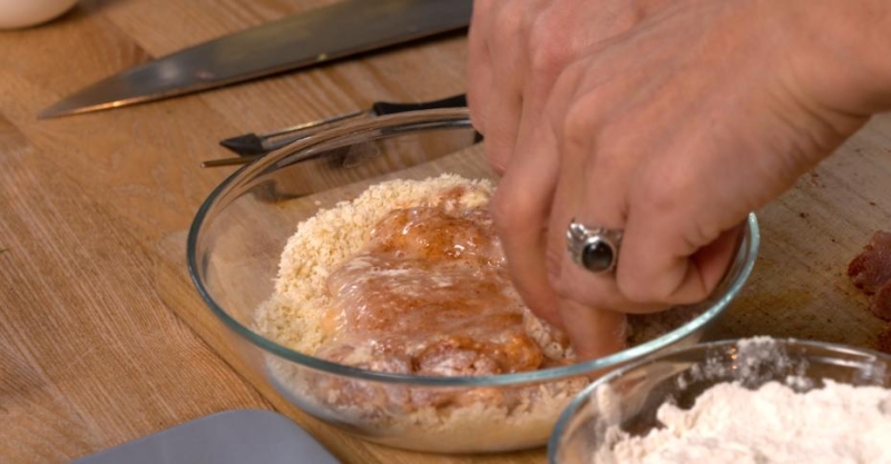 Хрустящая курочка с домашним соусом