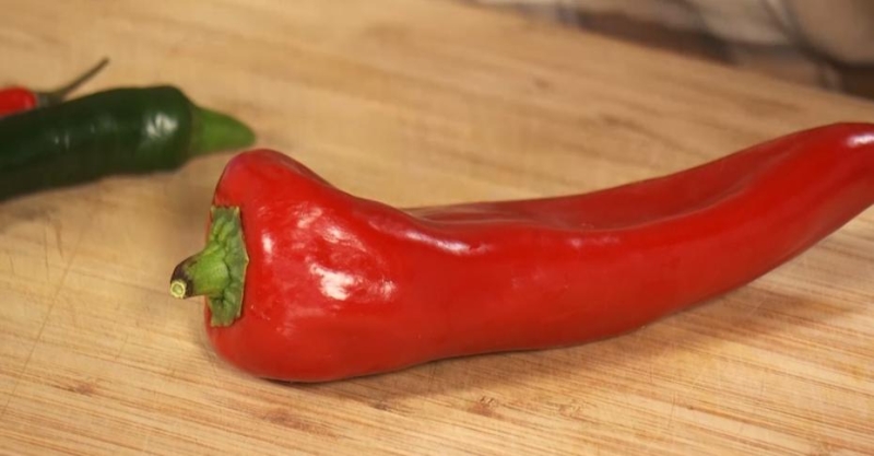 Запечённый батат с соусом и домашними лепёшками