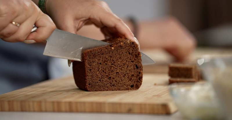 Рассольник с патиссонами и канапе с икрой из грибов