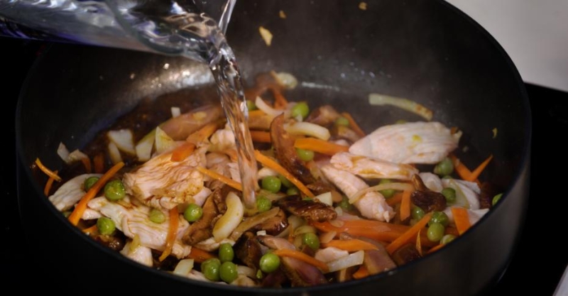 Соба с курицей и шиитаке