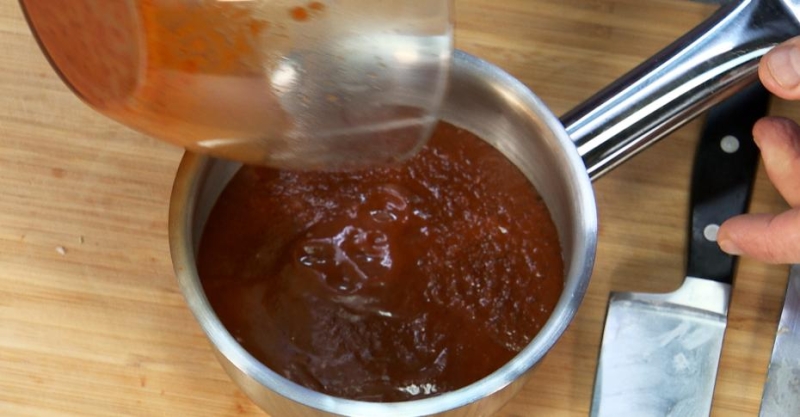 Медальоны из свинины с пряным соусом